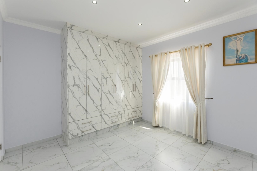 4 Bedroom Property for Sale in Country Club Western Cape